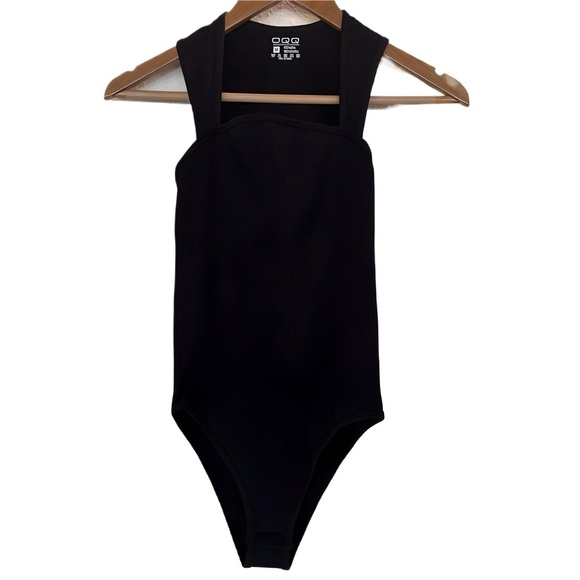 Chic Black Sleeveless Ribbed Bodysuit - Picture 1 of 3